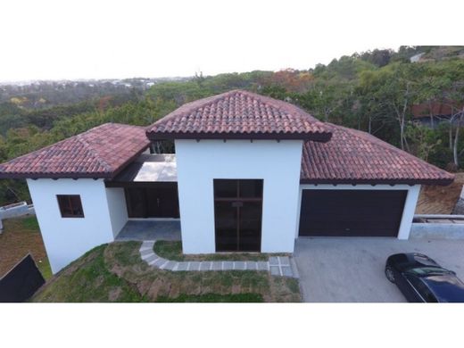 Элитный дом, Curridabat, Provincia de San José