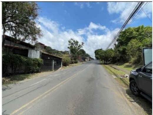 Teren w Belén, Carrillo