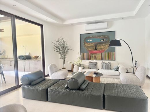 Luxury home in Santa Ana, Provincia de San José