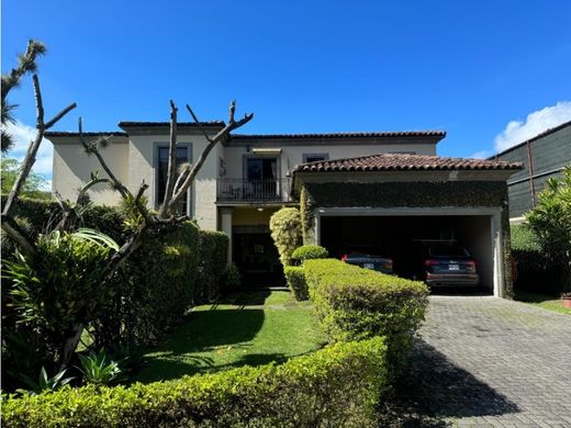 Luxury home in Santa Ana, Provincia de San José