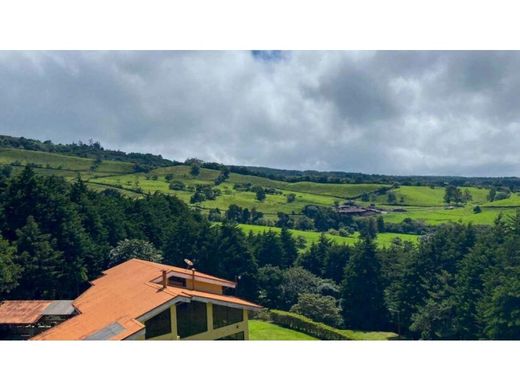 Luxury home in San Josecito, San Isidro