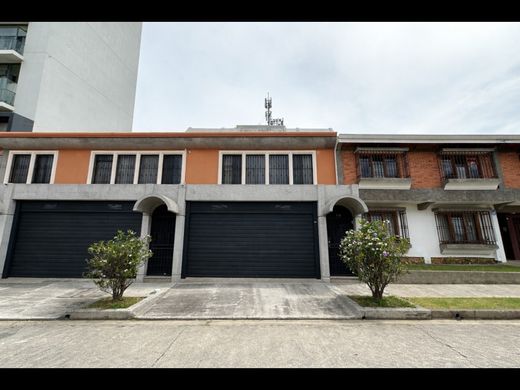 Luxury home in Pavas, Cantón de San José