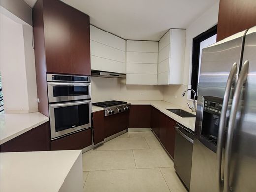 Luxury home in Santa Ana, Provincia de San José