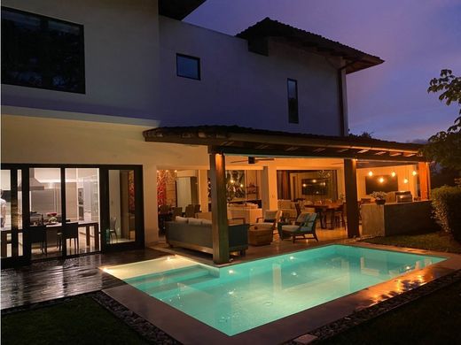 Casa di lusso a Santa Ana, Provincia de San José