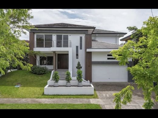 Casa di lusso a San Rafael, Provincia de Alajuela