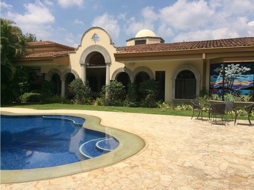 Luxe woning in San Rafael, Provincia de Alajuela