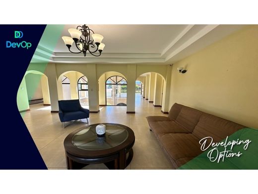 Luxury home in Carlos María Ulloa, Provincia de San José