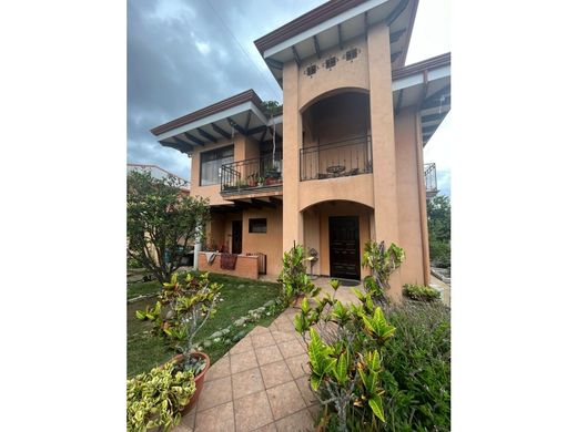 Curridabat, Provincia de San Joséの高級住宅