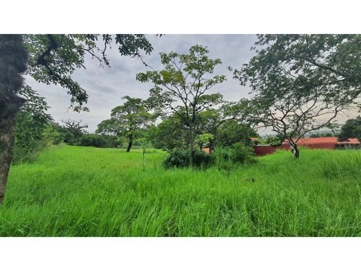 Terreno a Santa Ana, Provincia de San José