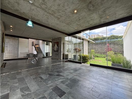 Luxury home in Granadilla, Curridabat