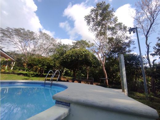 Cortijo o casa de campo en Esparza, Provincia de Puntarenas