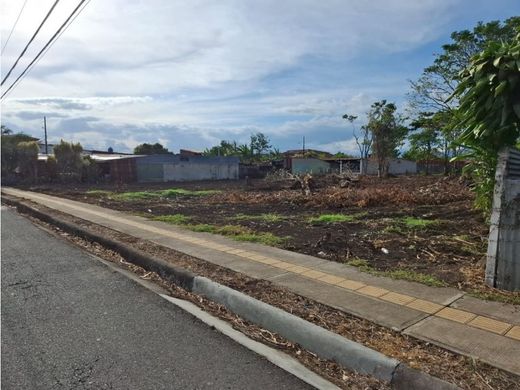 地皮  Santo Tomás, Provincia de Heredia