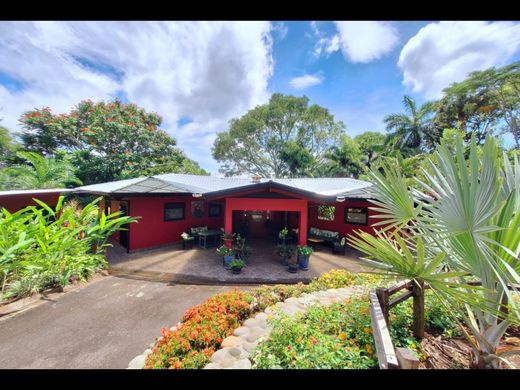 Casa de lujo en Atenas, Provincia de Alajuela