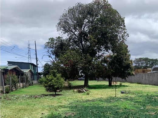 Grond in Santo Domingo, Provincia de Heredia