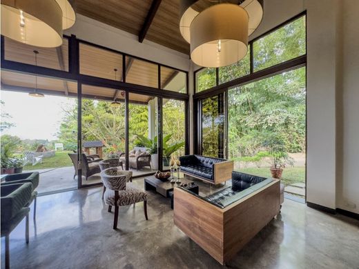Casa di lusso a Escazú, Provincia de San José