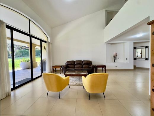 Luxury home in Santa Ana, Provincia de San José