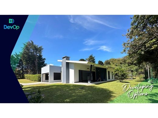 Luxury home in San Rafael, Provincia de Heredia