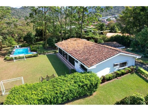 Boerderij in Santa Ana, Provincia de San José