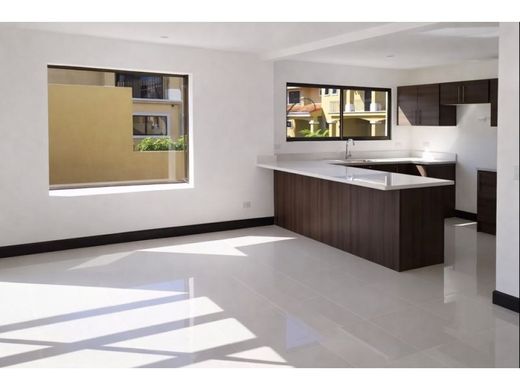 Casa de lujo en Santa Ana, Provincia de San José