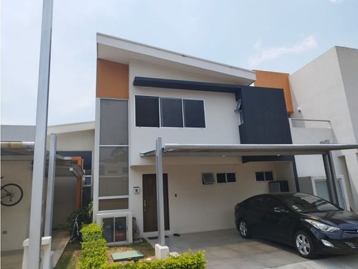 Maison de luxe à Santa Ana, Provincia de San José