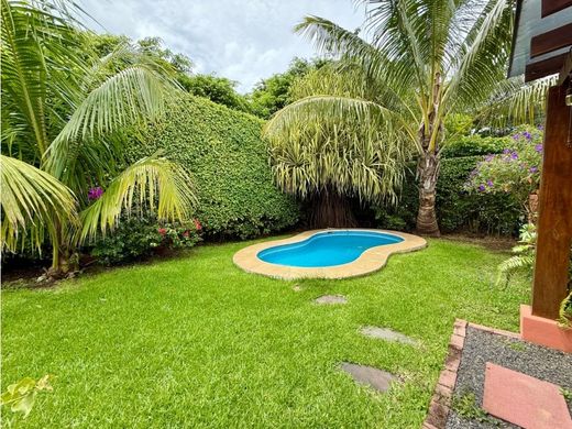 Luksusowy dom w Santa Ana, Provincia de San José