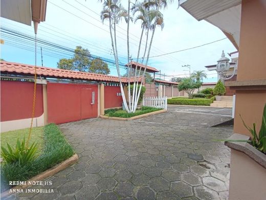 Maison de luxe à Desamparados, Provincia de San José