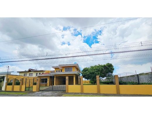 Casa de luxo - Sabanilla, Montes de Oca