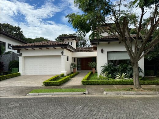 Luxury home in Santa Ana, Provincia de San José