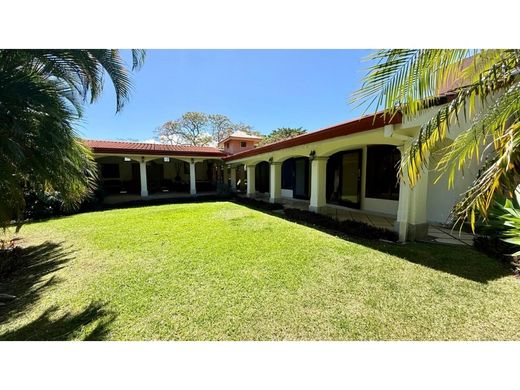 Luxury home in Belén, Carrillo