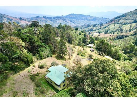 Farmhouse in Dulce Nombre, La Unión
