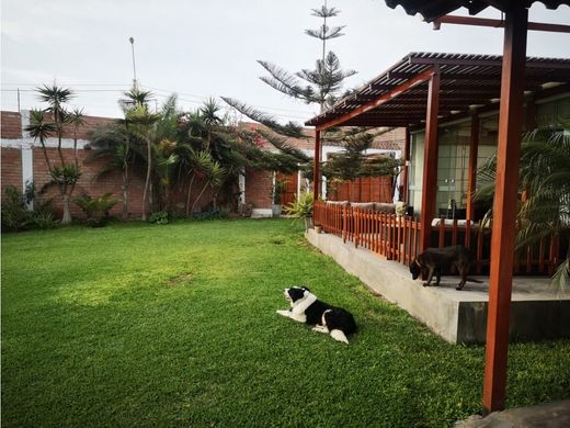 Country House in Pachacamac, Lima