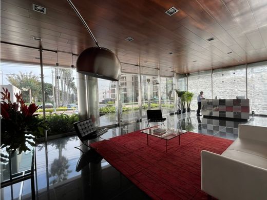 San Isidro, Limaのアパートメント