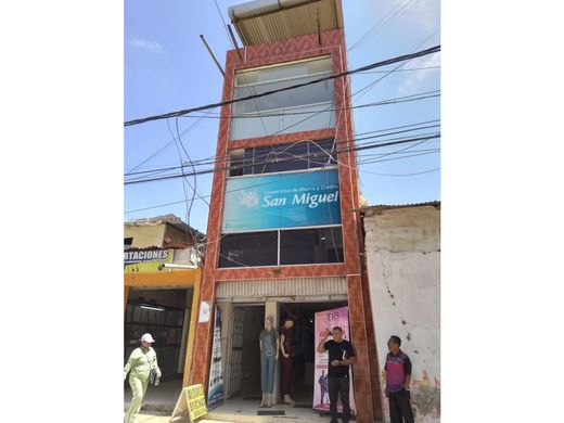 Edificio en Piura, Provincia de Piura