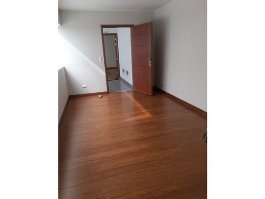Apartment / Etagenwohnung in Santiago de Surco, Lima