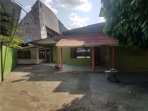 Casa de lujo en Iquitos, Provincia de Maynas