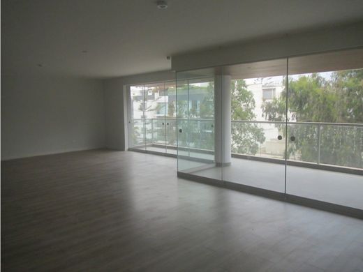 Apartment / Etagenwohnung in Santiago de Surco, Lima