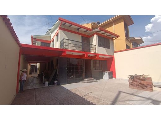 Casa de lujo en Cochabamba, Departamento de Cochabamba