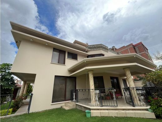 Casa de lujo en Cochabamba, Departamento de Cochabamba