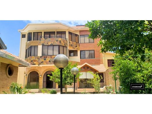 Casa de lujo en Quillacollo, Departamento de Cochabamba