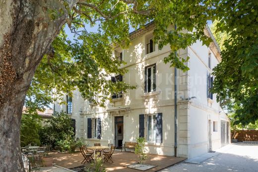 Maison de luxe à Cabannes, Bouches-du-Rhône