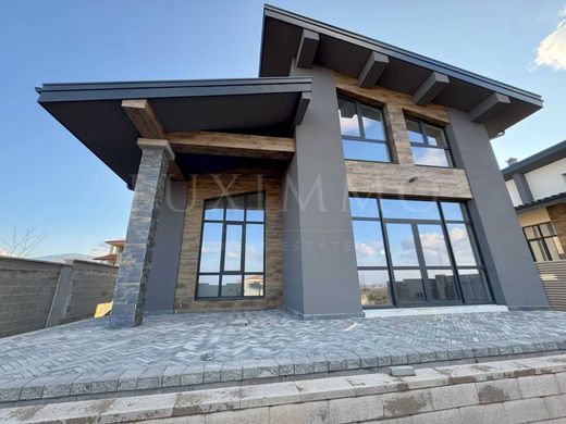 Belashtitsa, Plovdivのタウンハウス