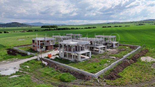 Townhouse in Prolesha, Obshtina Bozhurishte