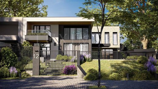 Townhouse in German, Municipality of the Capital