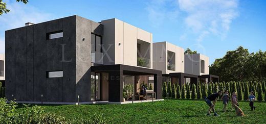 Townhouse in Prolesha, Obshtina Bozhurishte