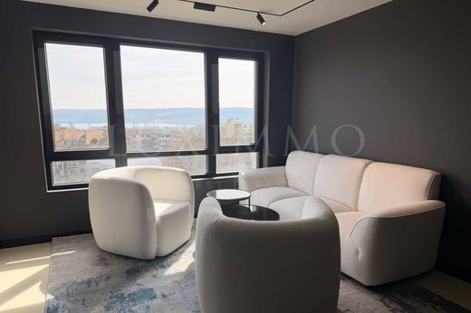 Apartment / Etagenwohnung in Warna, Obshtina Varna