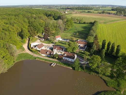 Luxe woning in Manou, Eure-et-Loir