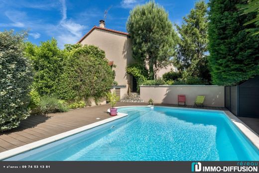 Casa di lusso a Genas, Rhône