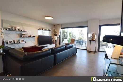 Apartment / Etagenwohnung in Valence, Drôme