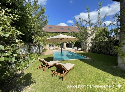 Luxury home in Moisson, Yvelines