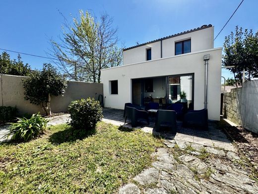 Luxury home in Les Sables-d'Olonne, Vendée